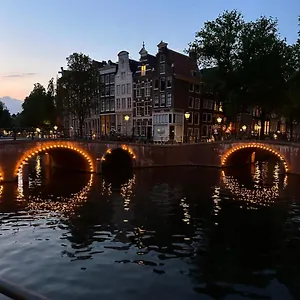 https://bb-keizershouse.amsterdamhotelsnl.com